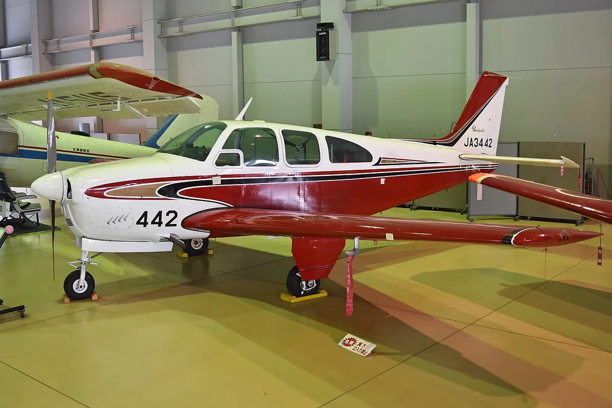 Beechcraft E33