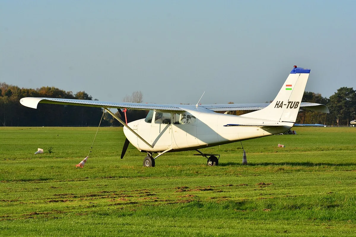 Cessna 182D