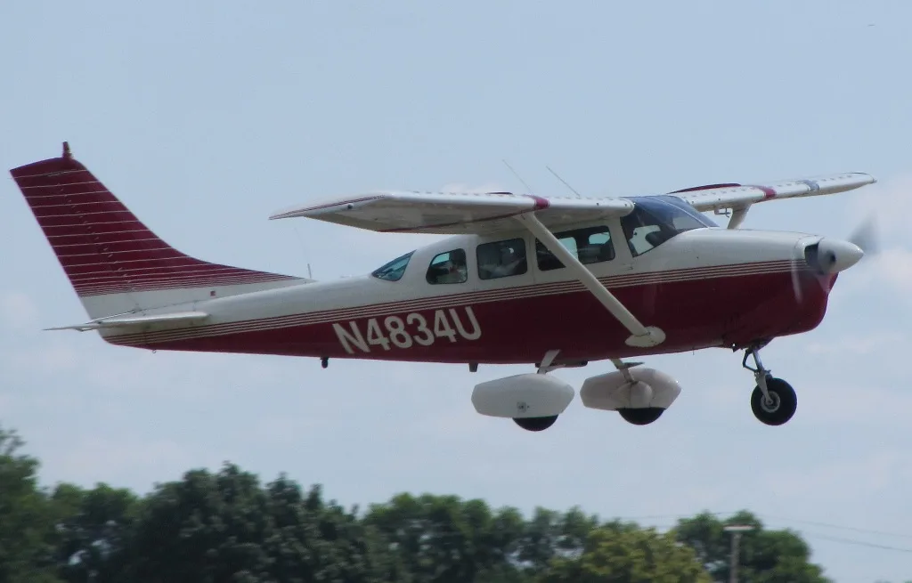 Cessna 210-5A(205A)