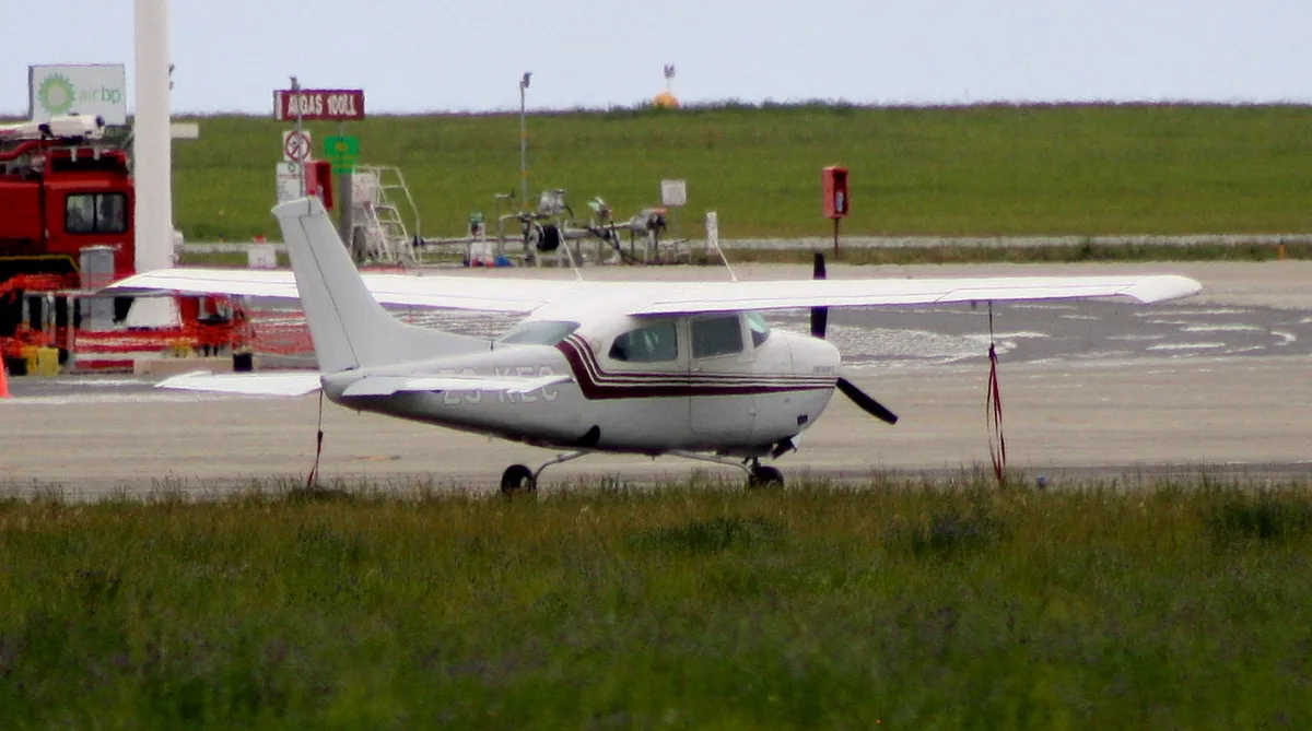 Cessna 210M