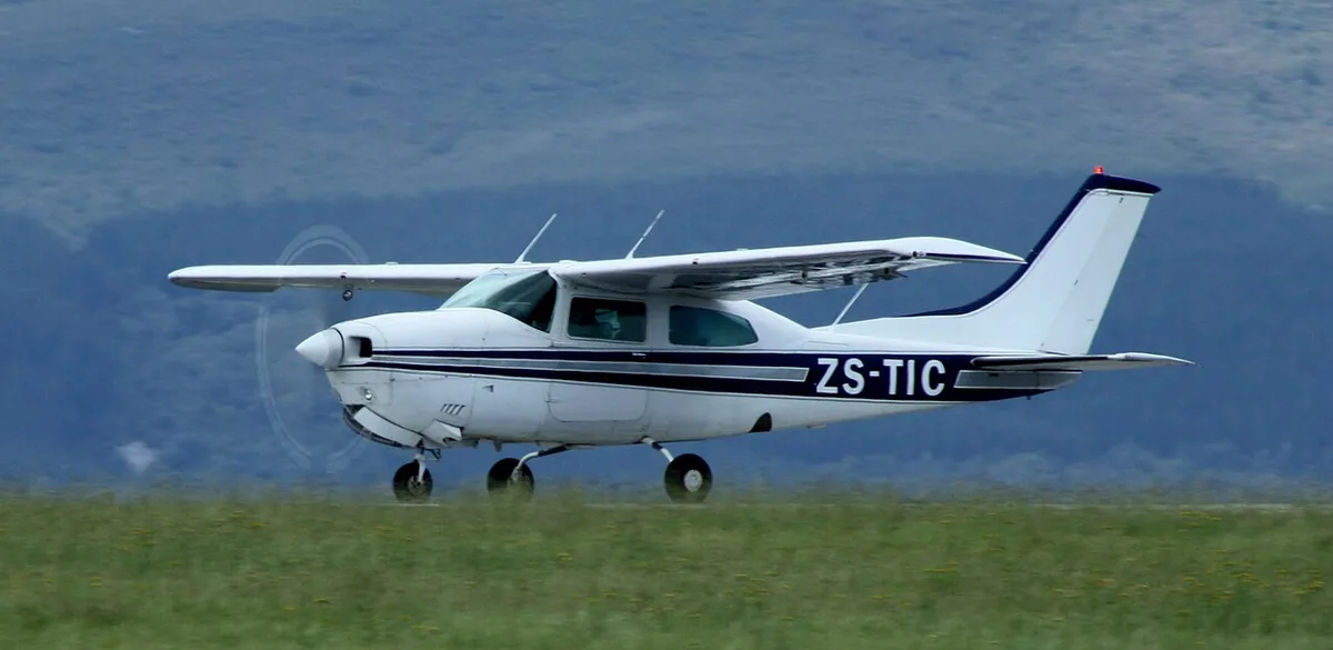 Cessna 210N