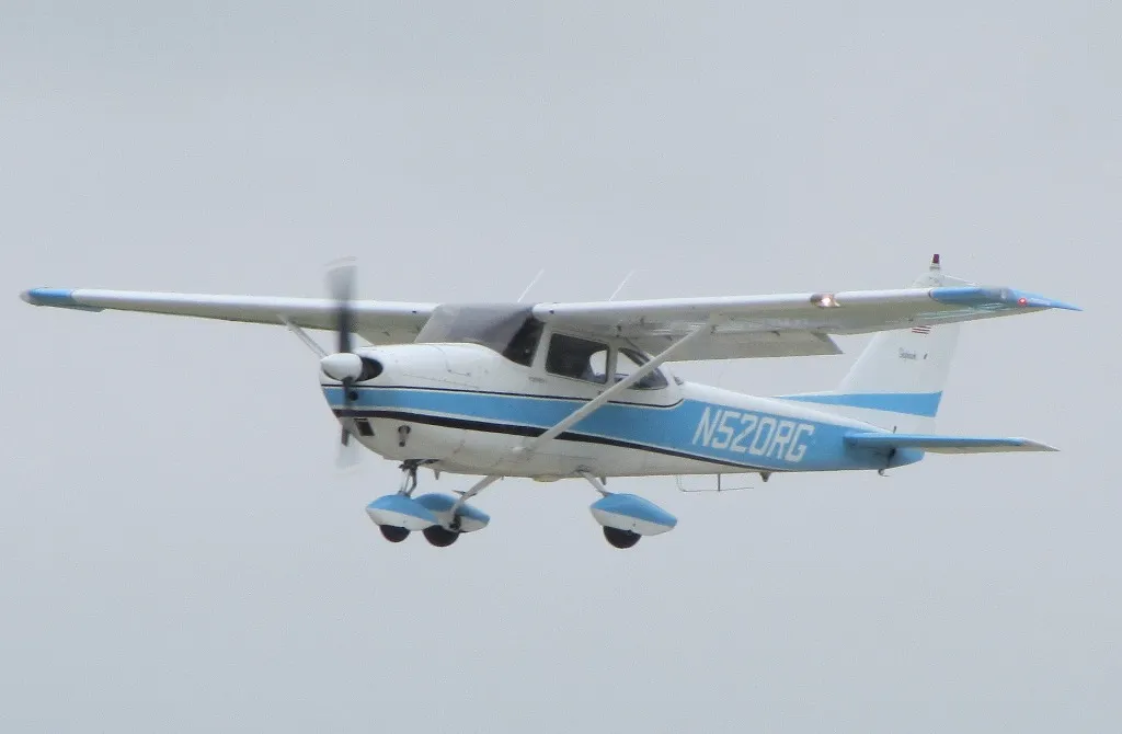 Cessna P172D