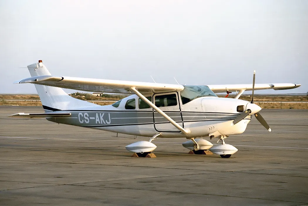 Cessna P206D
