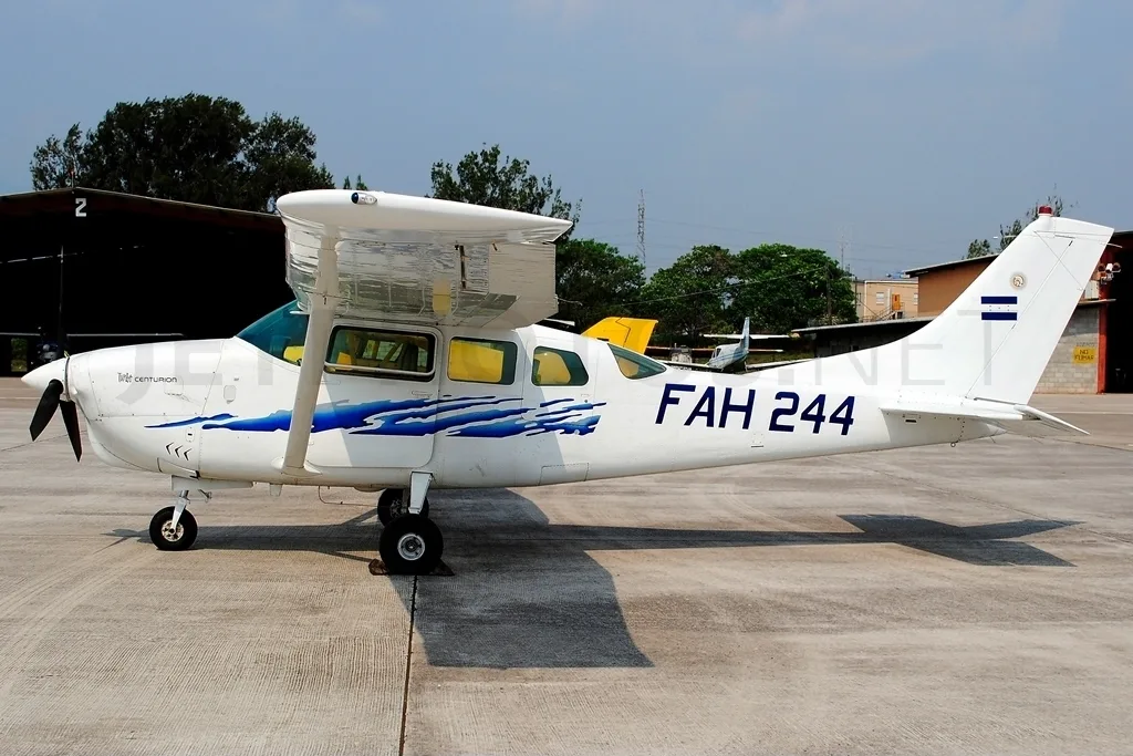 Cessna T210F