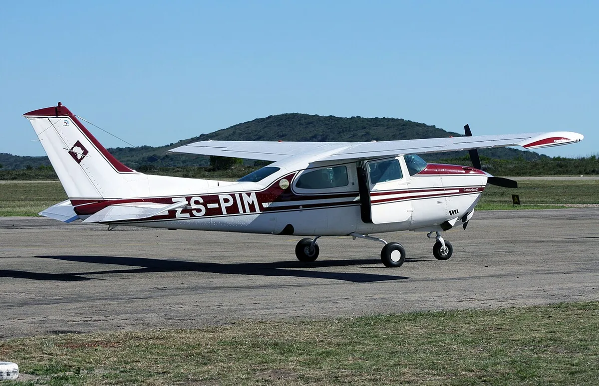 Cessna T210N