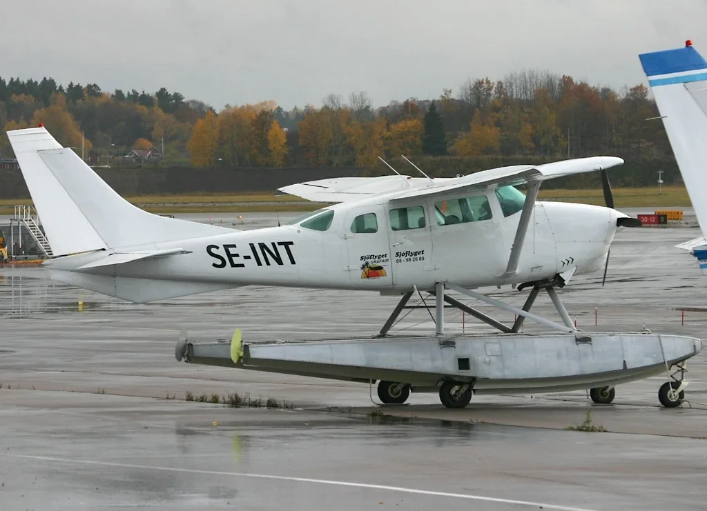 Cessna U206D