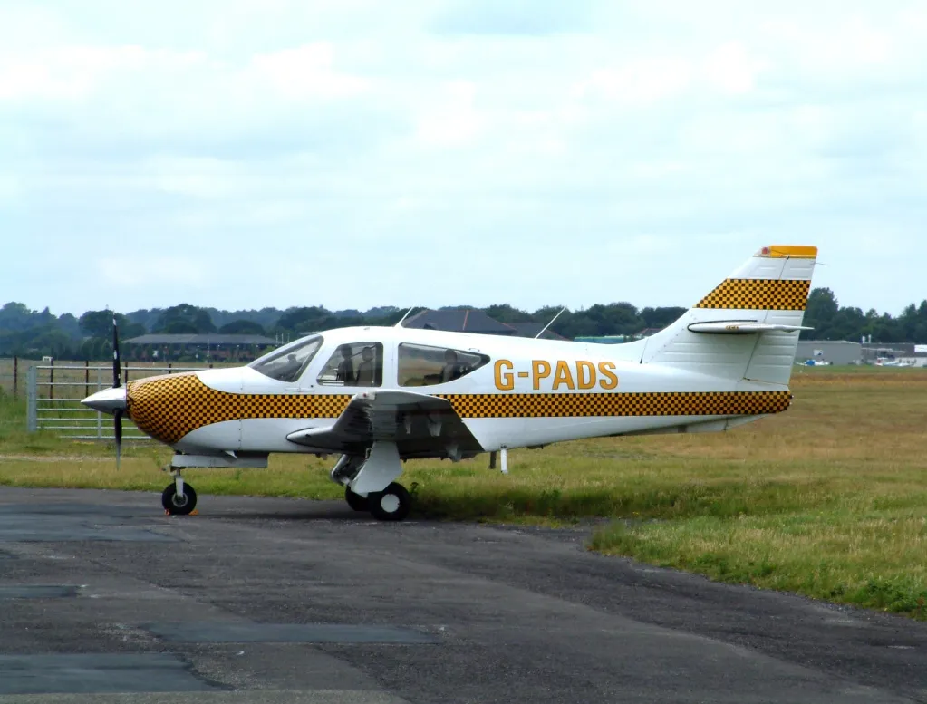 Commander Aircraft Co 114-B