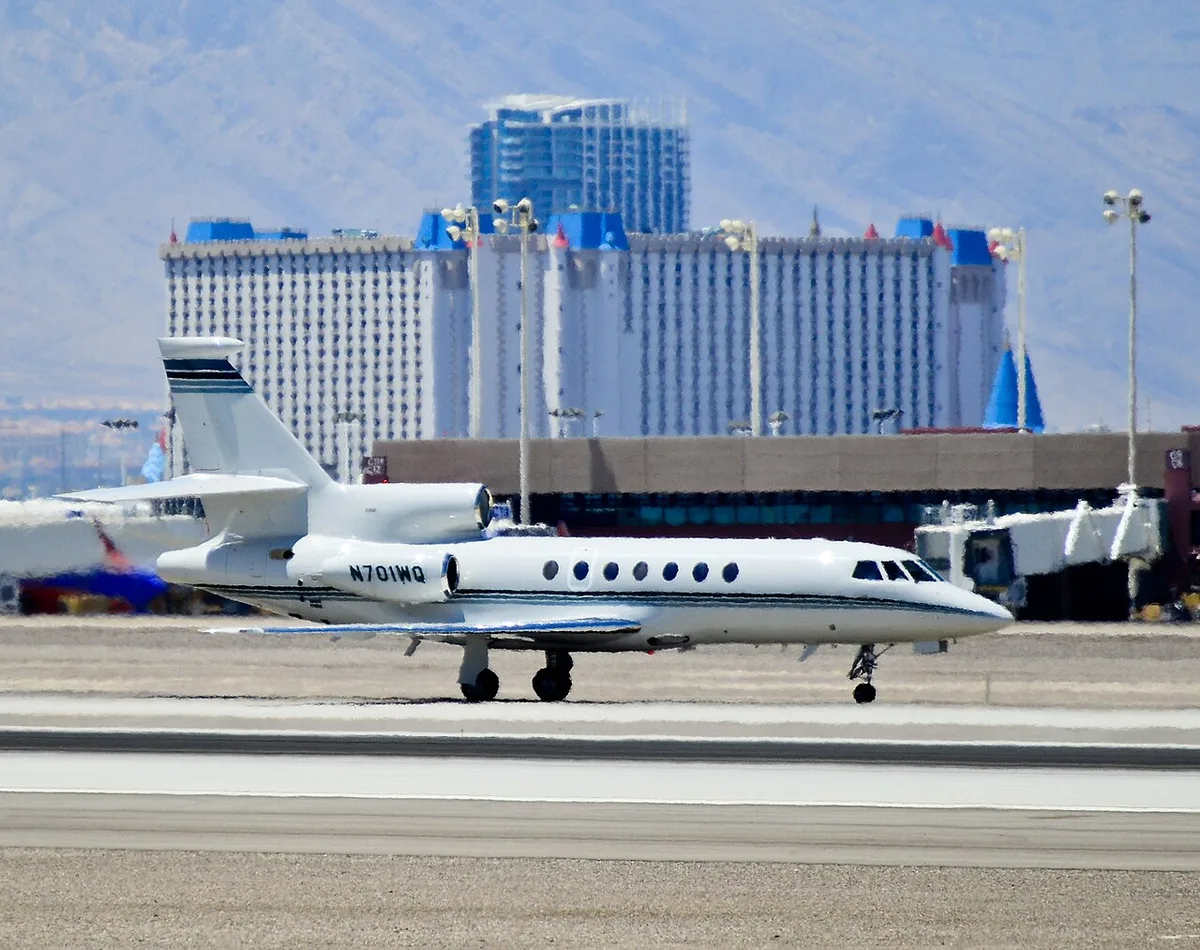 Dassault MYSTERE-FALCON 50