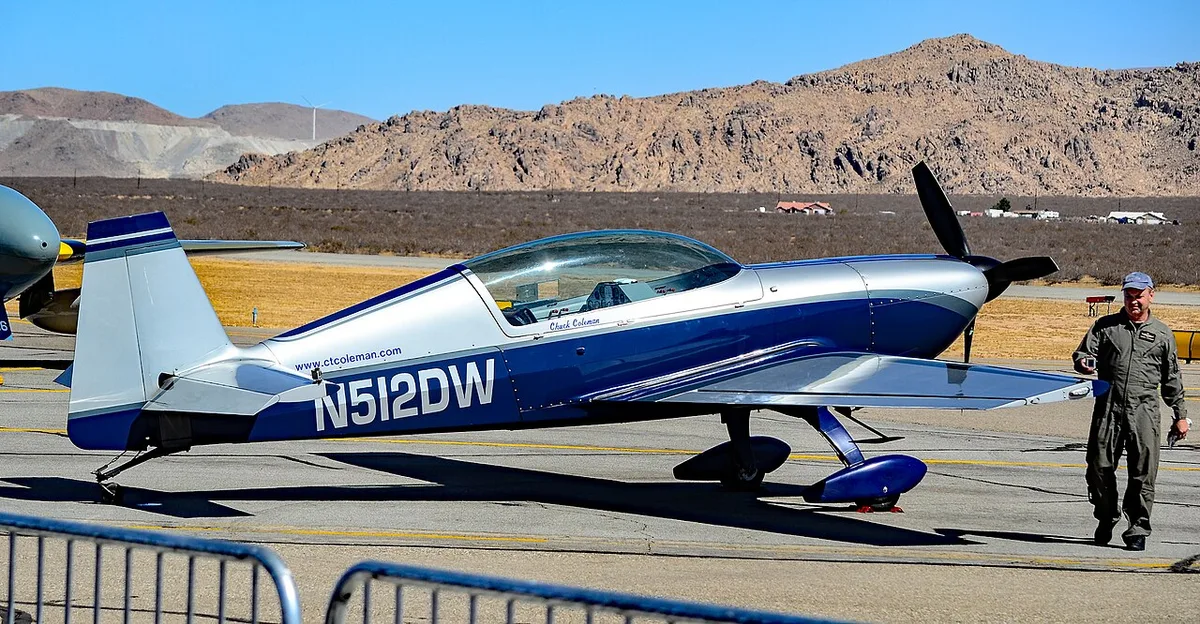 Extra Flugzeugbau Gmbh EA 300/L