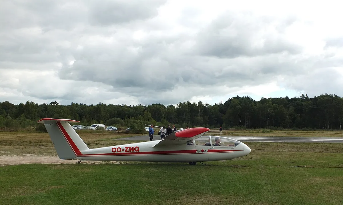 Let L-23 SUPER BLANIK