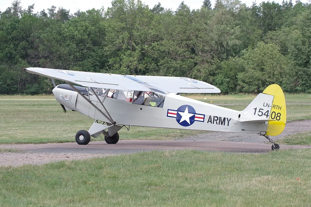 Piper PA-18 105