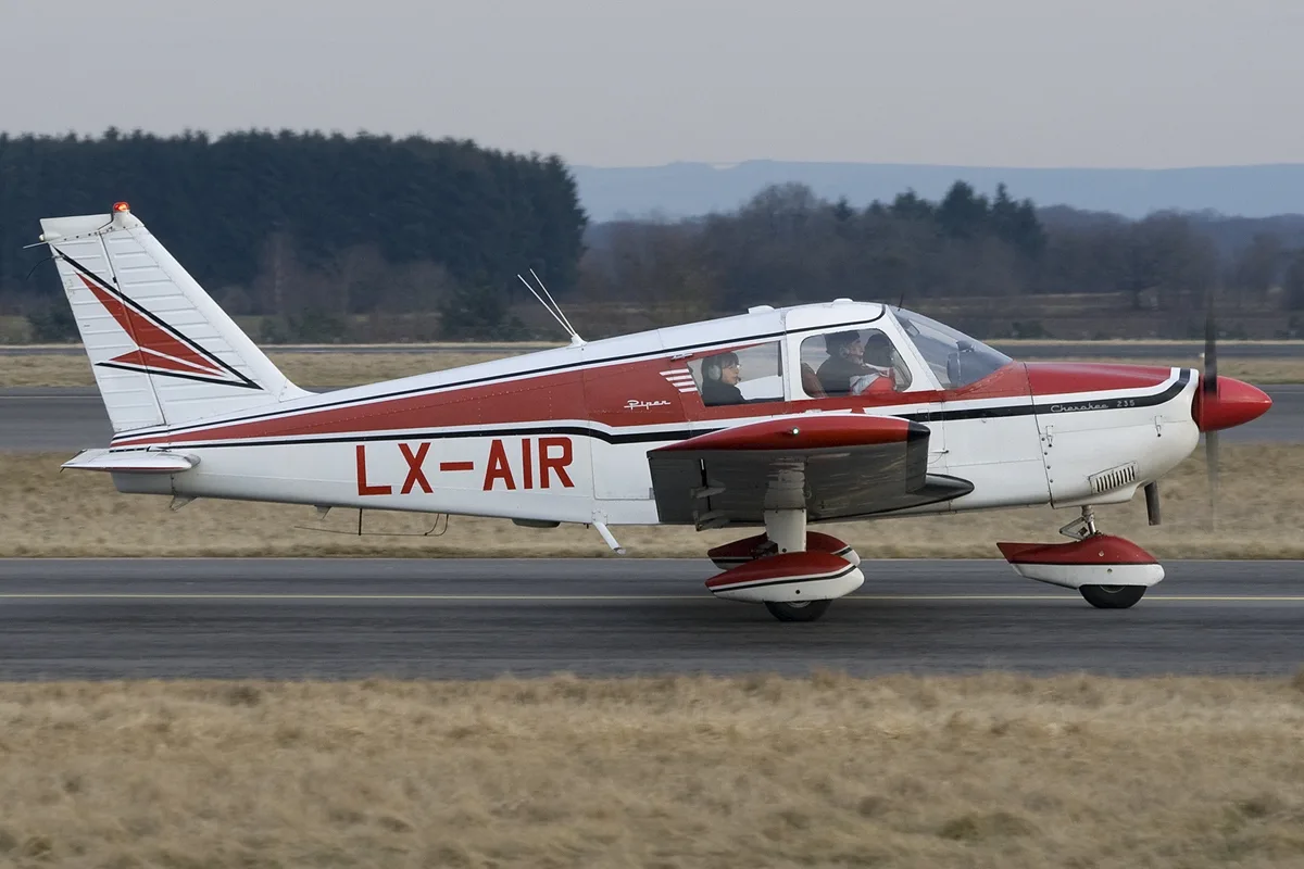Piper PA-23-235